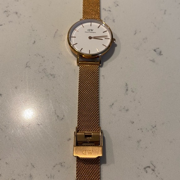 Daniel Wellington Watch - Picture 3 of 8